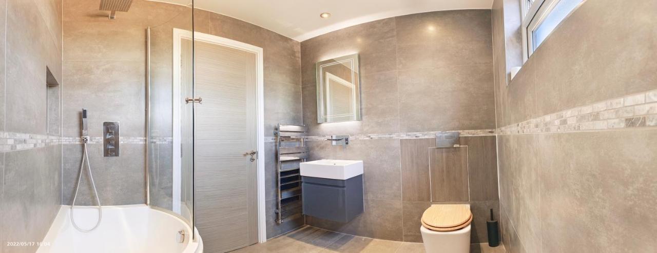 Top Floor Flat 5 Northwood نورثوود المظهر الخارجي الصورة