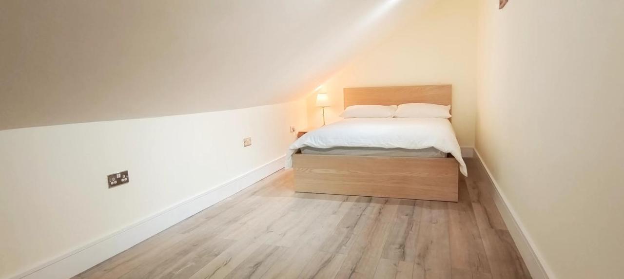 Top Floor Flat 5 Northwood نورثوود المظهر الخارجي الصورة