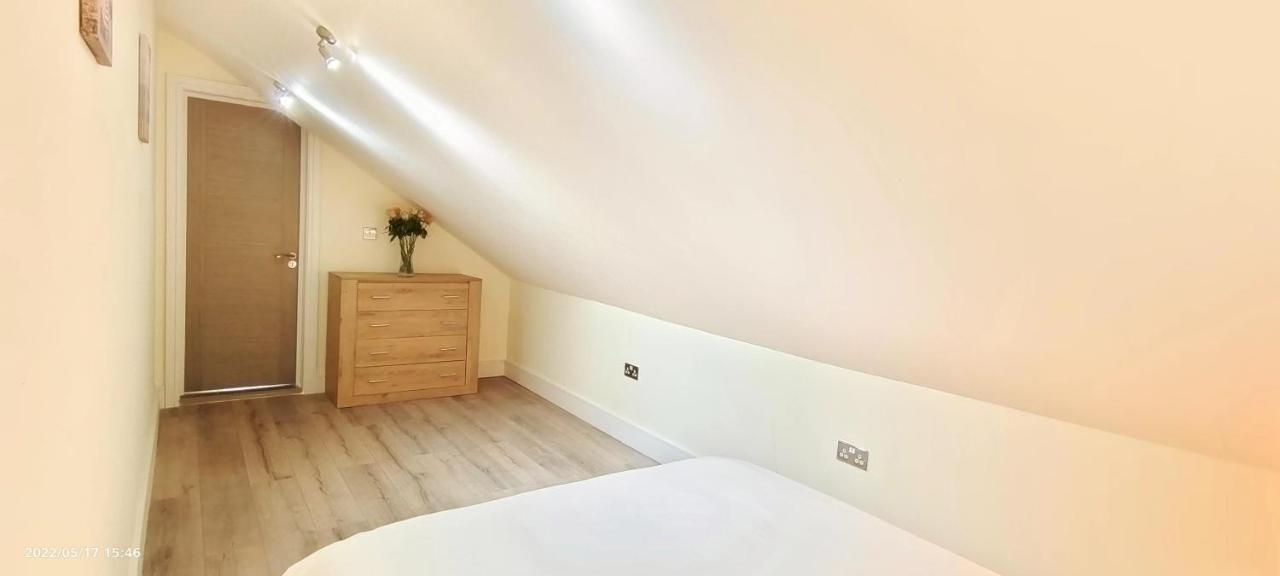 Top Floor Flat 5 Northwood نورثوود المظهر الخارجي الصورة
